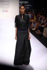 Model walk the ramp for Shift,Payal Khandwala,Roma Narsinghani show at Lakme Fashion Week Day 2 on 4th Aug 2012 (139).JPG